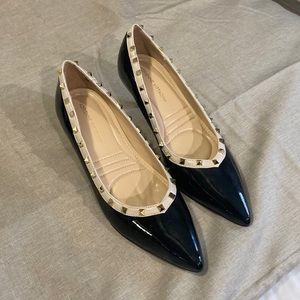 Adrienne Vittadini black patent, leather kitten heels